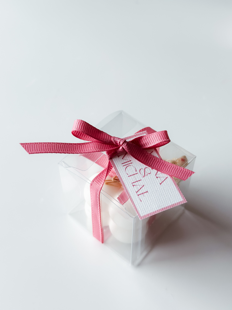 podziękowania dla gości weselnych, gifty dla klientów, upominki dla gości, świece sojowe, eleganckie prezenty, personalizacja